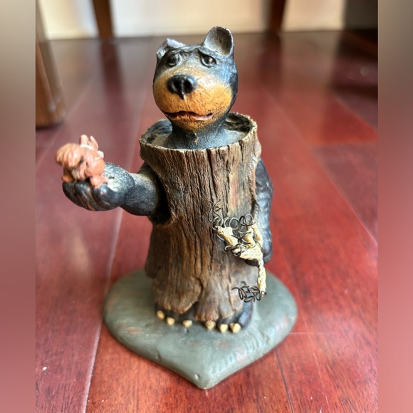American chestnut folk art “petey master of disguise”  year 2000 bear figurine - Picture 1 of 9